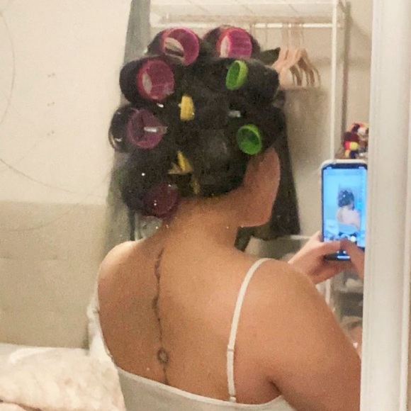 XOXO, Your Posher 🤍 - Picture 3 of 8